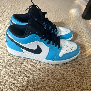 Jordan 1 Low UNC